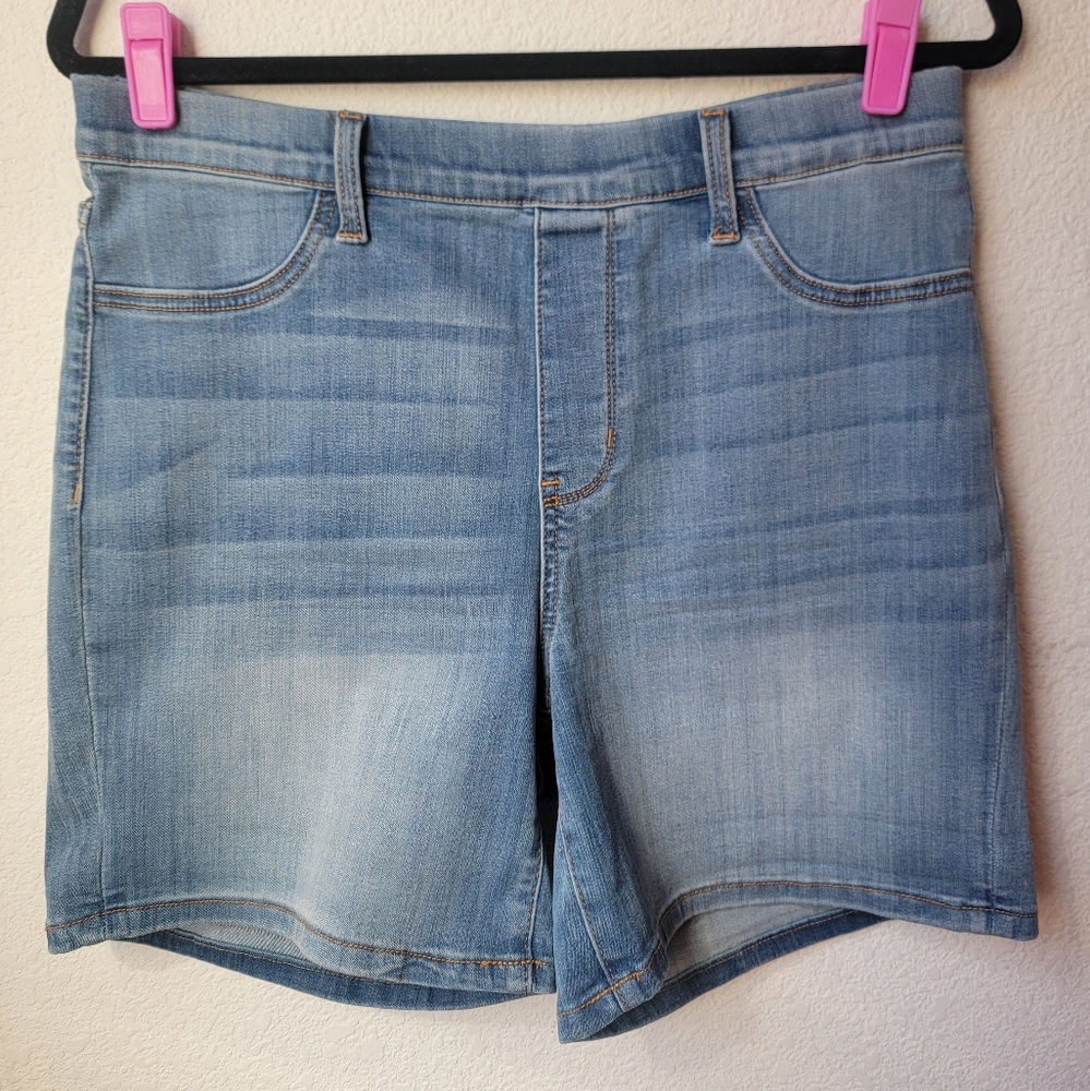 Judy Blue pull-on jean shorts